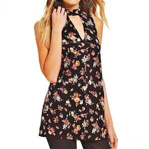 NWT Soprano Women’s Free Spirit Floral Velvet Choker Neck Tunic Black Size Small